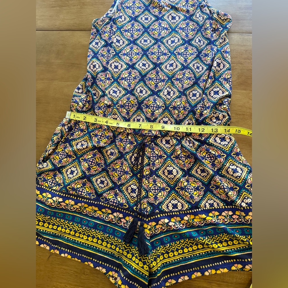 Old Navy NWOT Colorful Geometric Print Romper Size Small - Picture 3 of 12